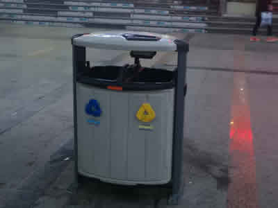 ʯ���f����Ͱ